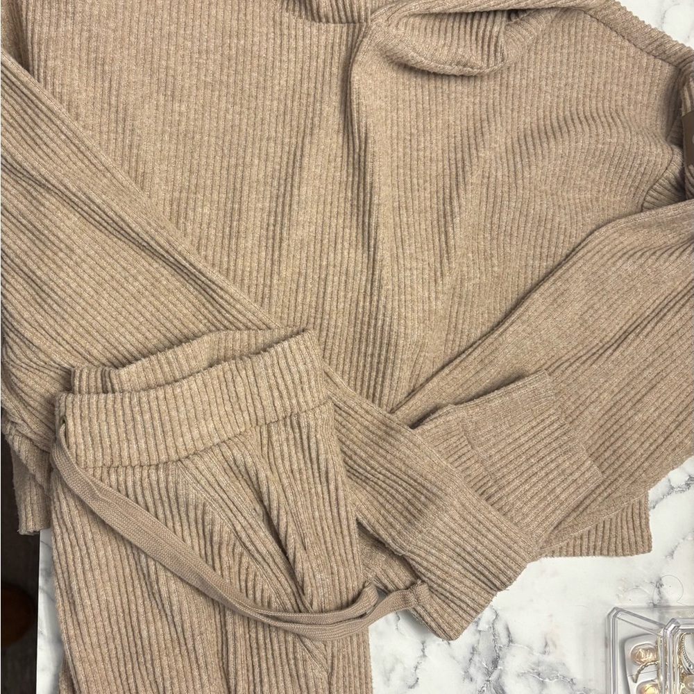 ALO Yoga Ribbed Tan Lounge Set